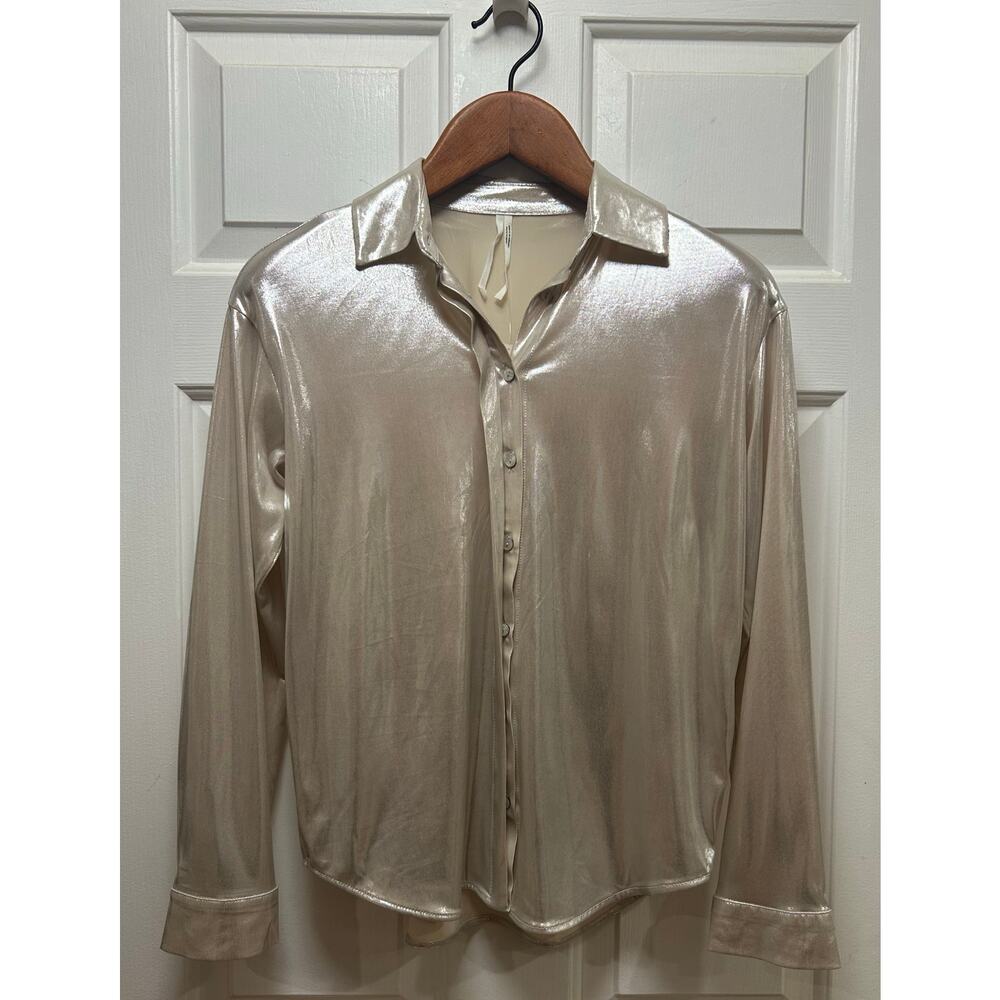 NWT Anthropologie The Gillian Liquid Shine Buttondown Shirt, Size Medium